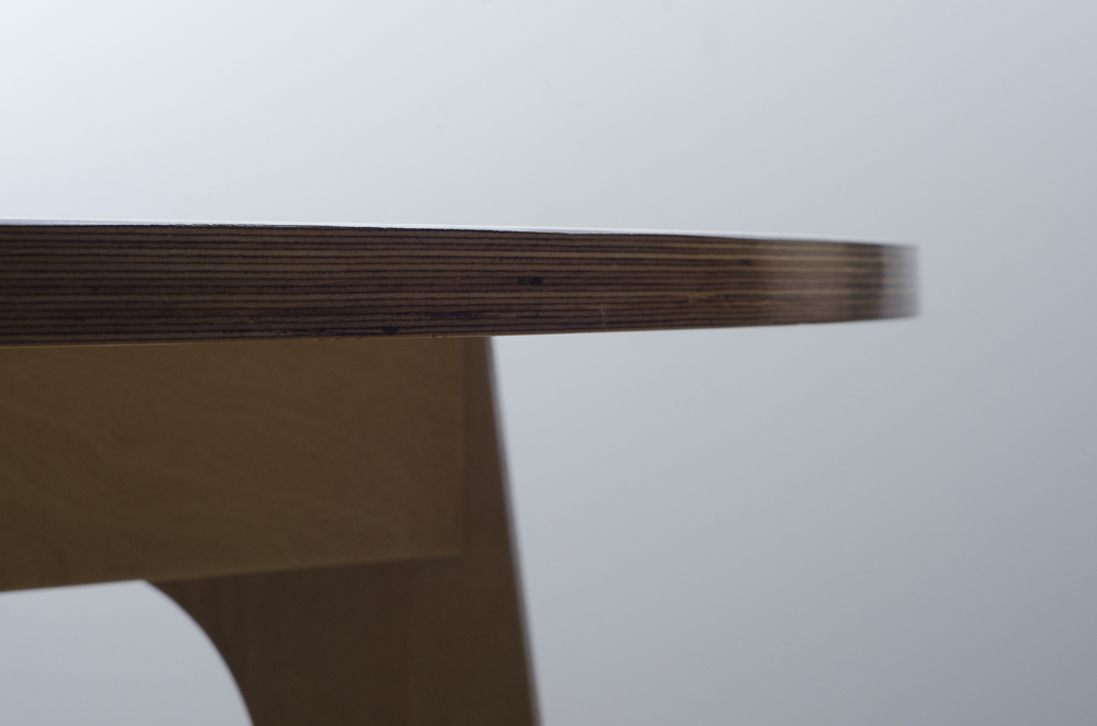 Close-up of Plywood in The Dine Table