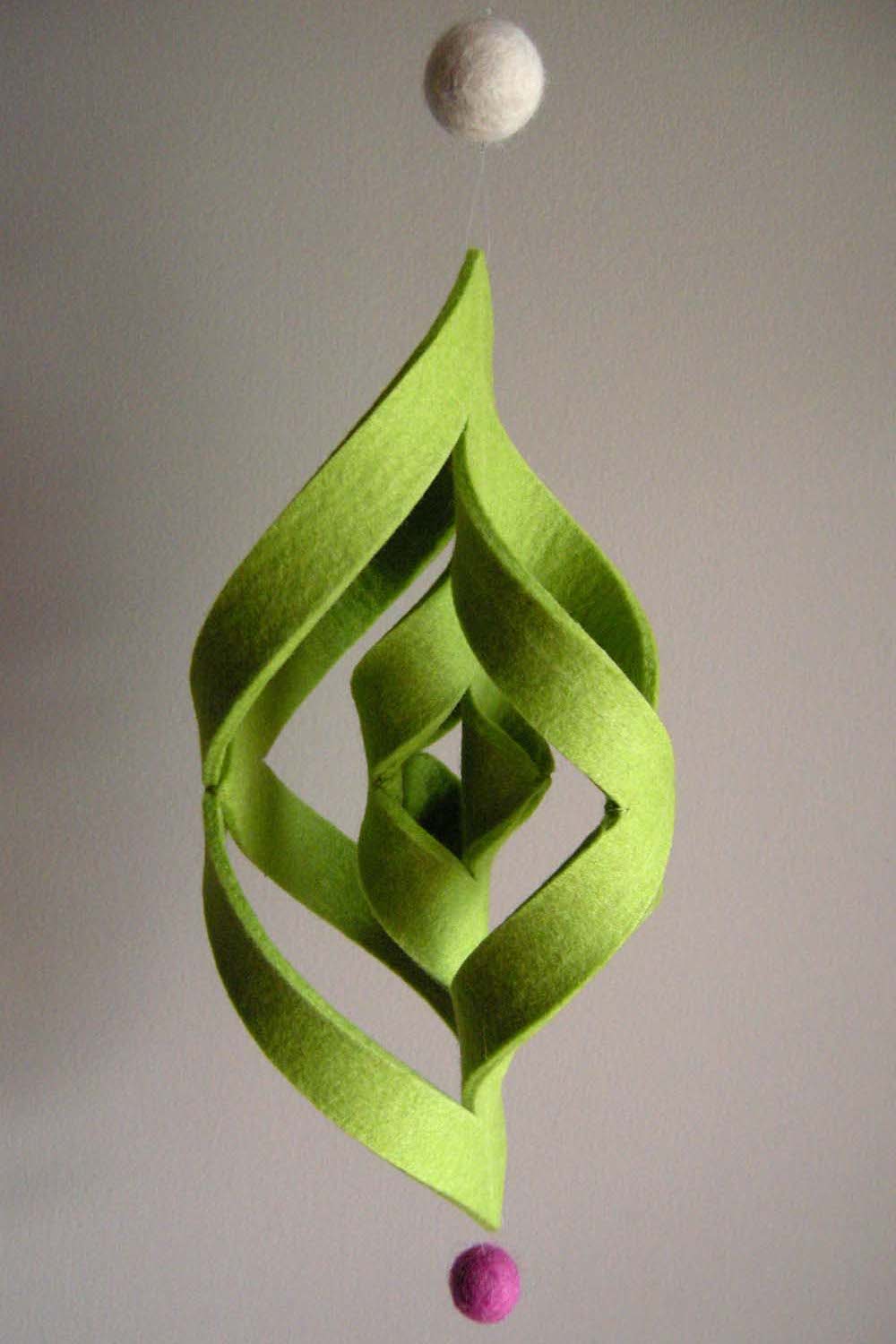 ... simple to make, this swirling ogee pendant decoration made from thick
