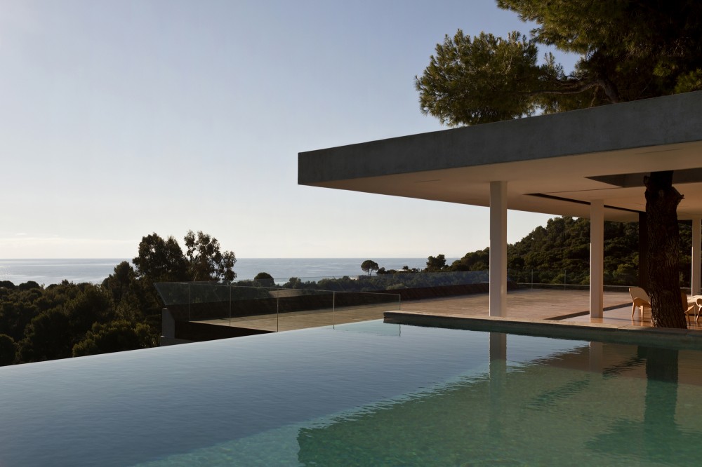 Infinity Pool at Plane House by K-Studio