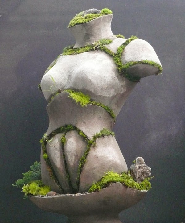 Venus Terraform Living Sculpture in Moss and Concrete