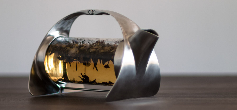 Sorapot 2 Teapot by Joey Roth with steeping loose leaf tea leaves