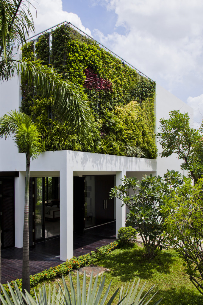 Vibrant Plants Surround Thao Dien House by MM++ Architects
