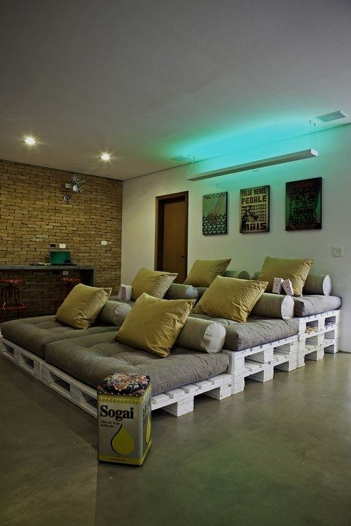 Stacked Pallet Seating for Home Cinema