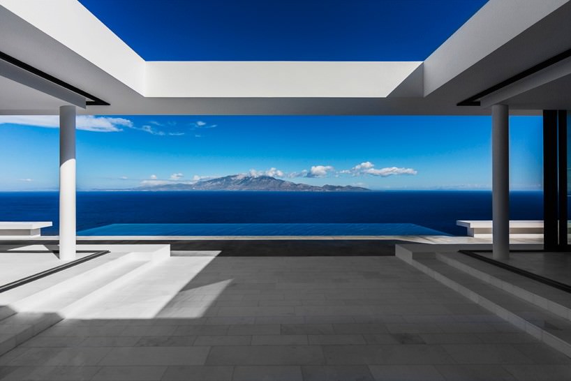 Minimalist Terrace of House T - Modern Ancient Greek Vernacular