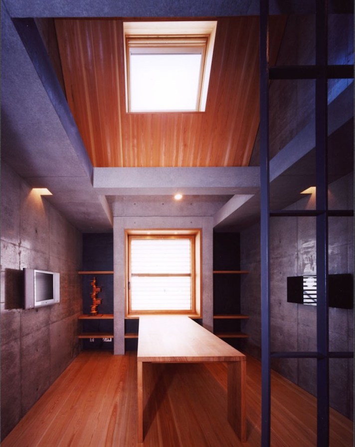 Dining Room in Seven by Apollo Architects Japan