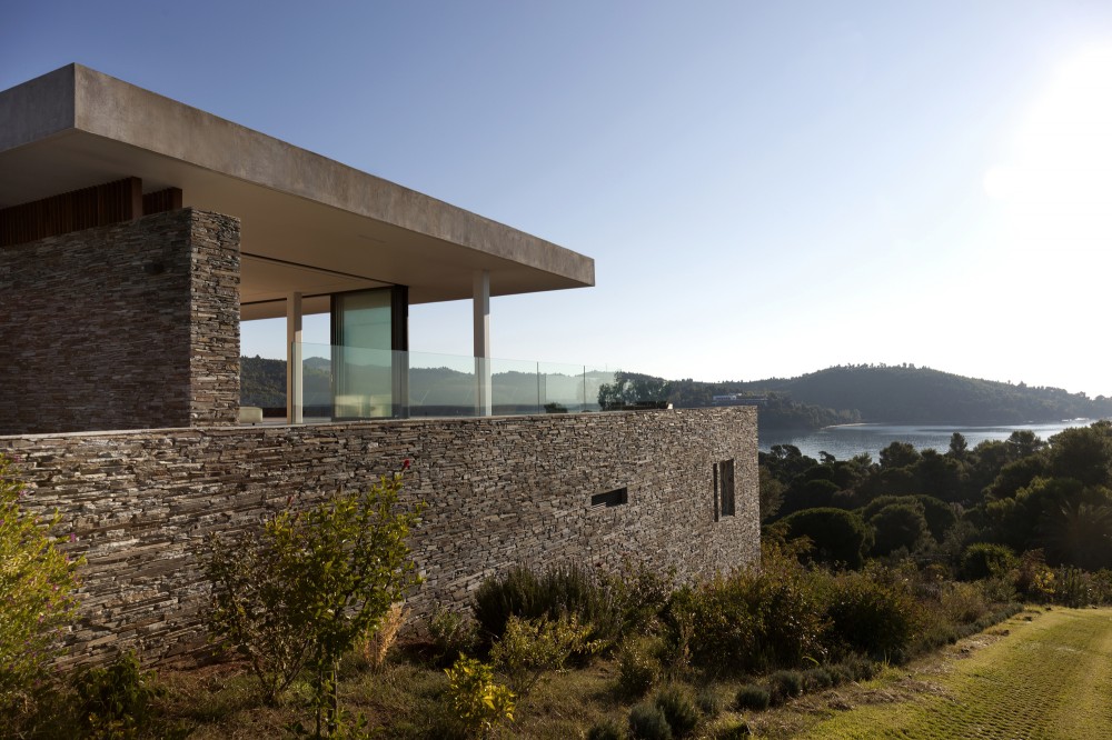 Natural Stone Wall Exterior of Plane House with Sea View