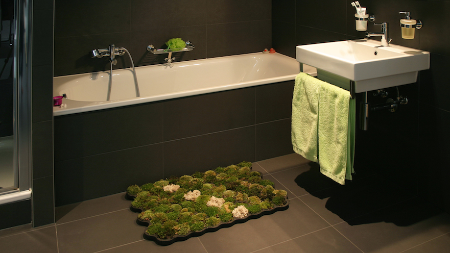 Living Moss Carpet Bath Mat in Grey Bathroom
