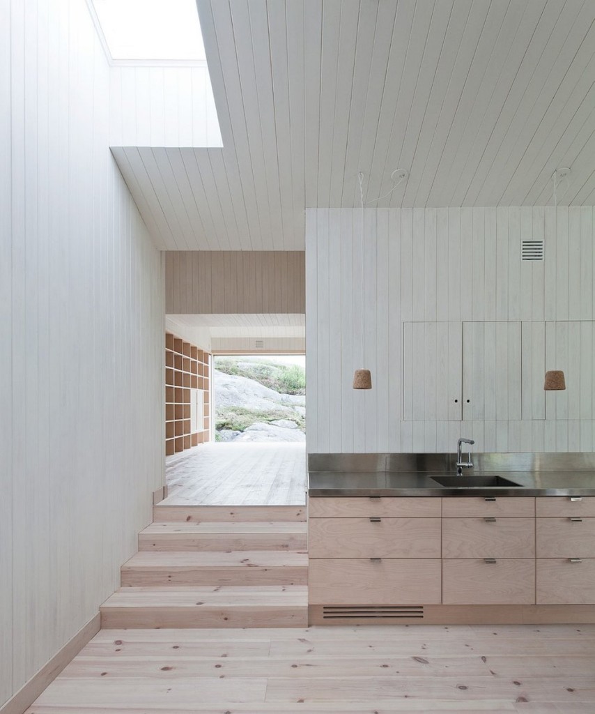 Minimalist Interior Design of Vega Cottage by Kolman Boye Architects