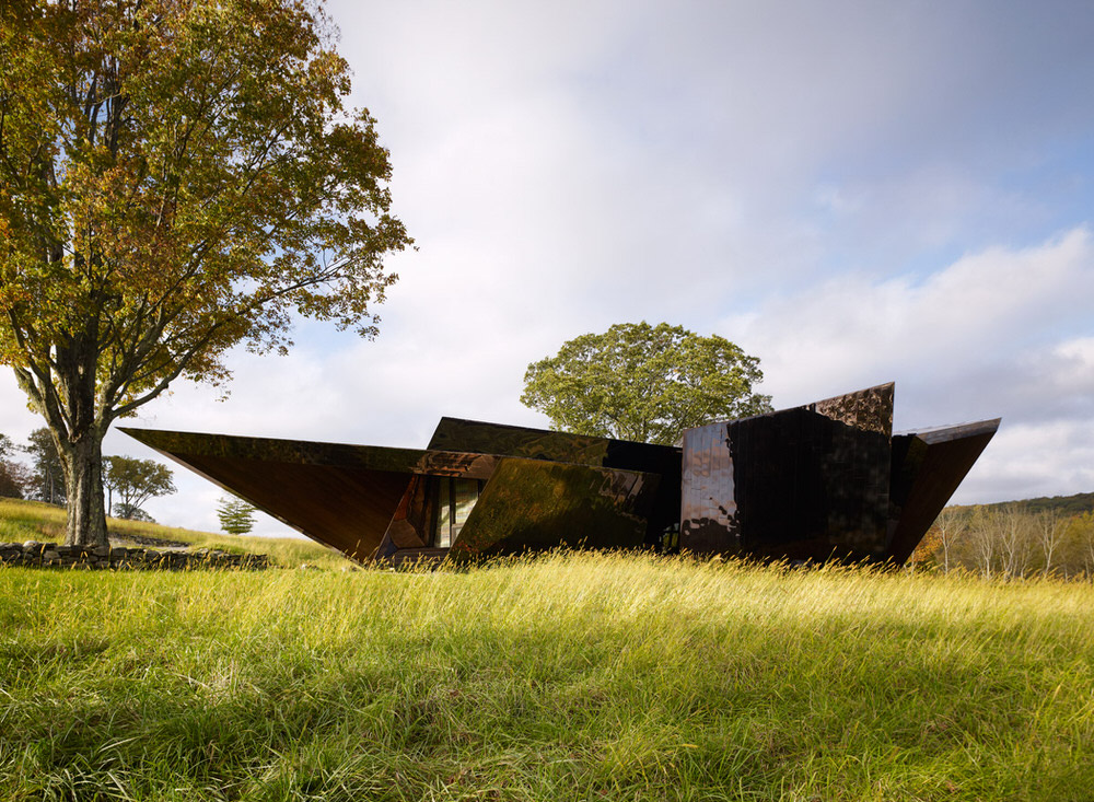 18.36.54 House in a Connecticut Field by Daniel Libeskind