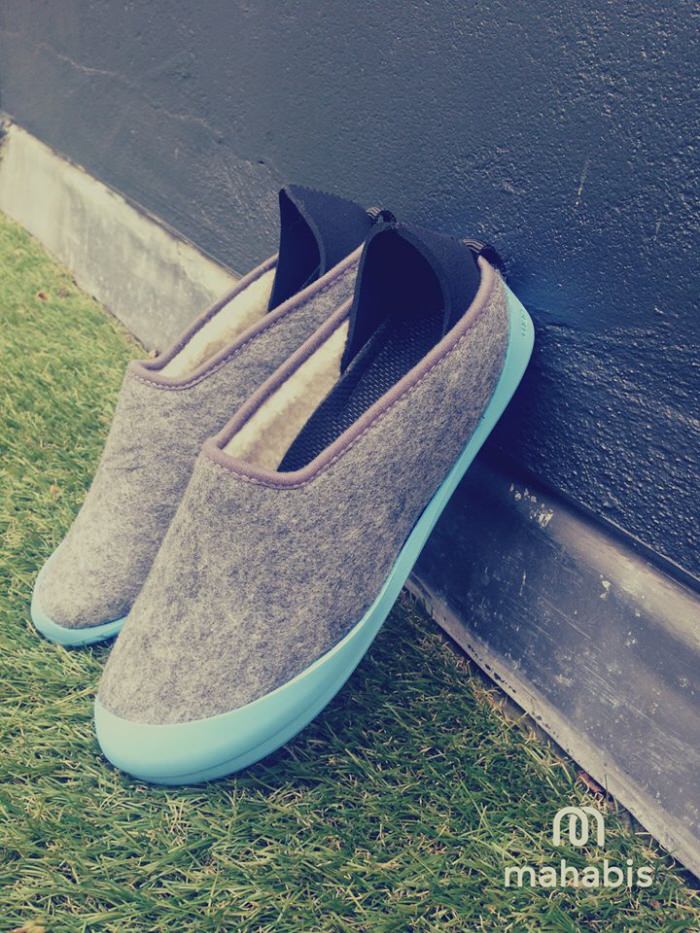 Mahabis Slippers in Light Skien Grey and Blue Soles