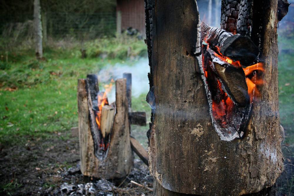 Making Ausgebrannt Stools by Burning Logs