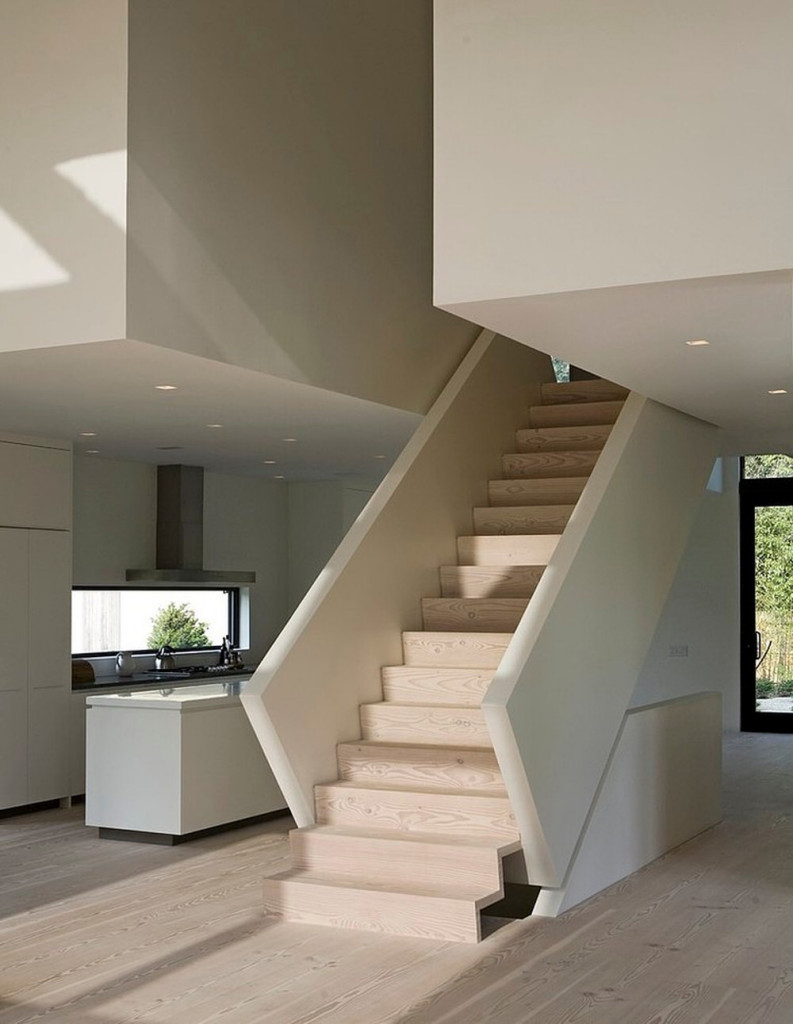 Unique Staircase Geometry by D'Apostrophe Design