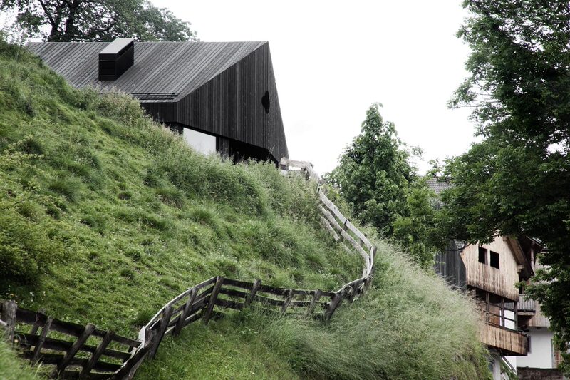 grassy-hillside-upon-which-the-alpine-cabins-were-built